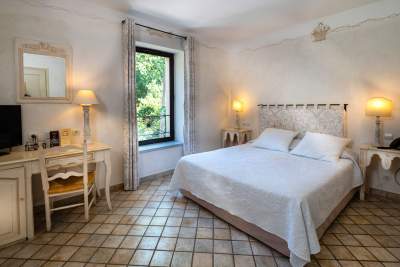 Hôtel de Charme Vaucluse, Lit Chambre, Hôtel du Poète 