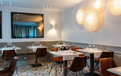 <span><span><span>Restaurant Fontaine-de-Vaucluse</span></span></span>, Terrasse, Hôtel du Poète 